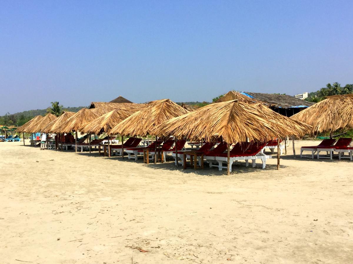 Morjim Queen Beach Resort Exterior photo
