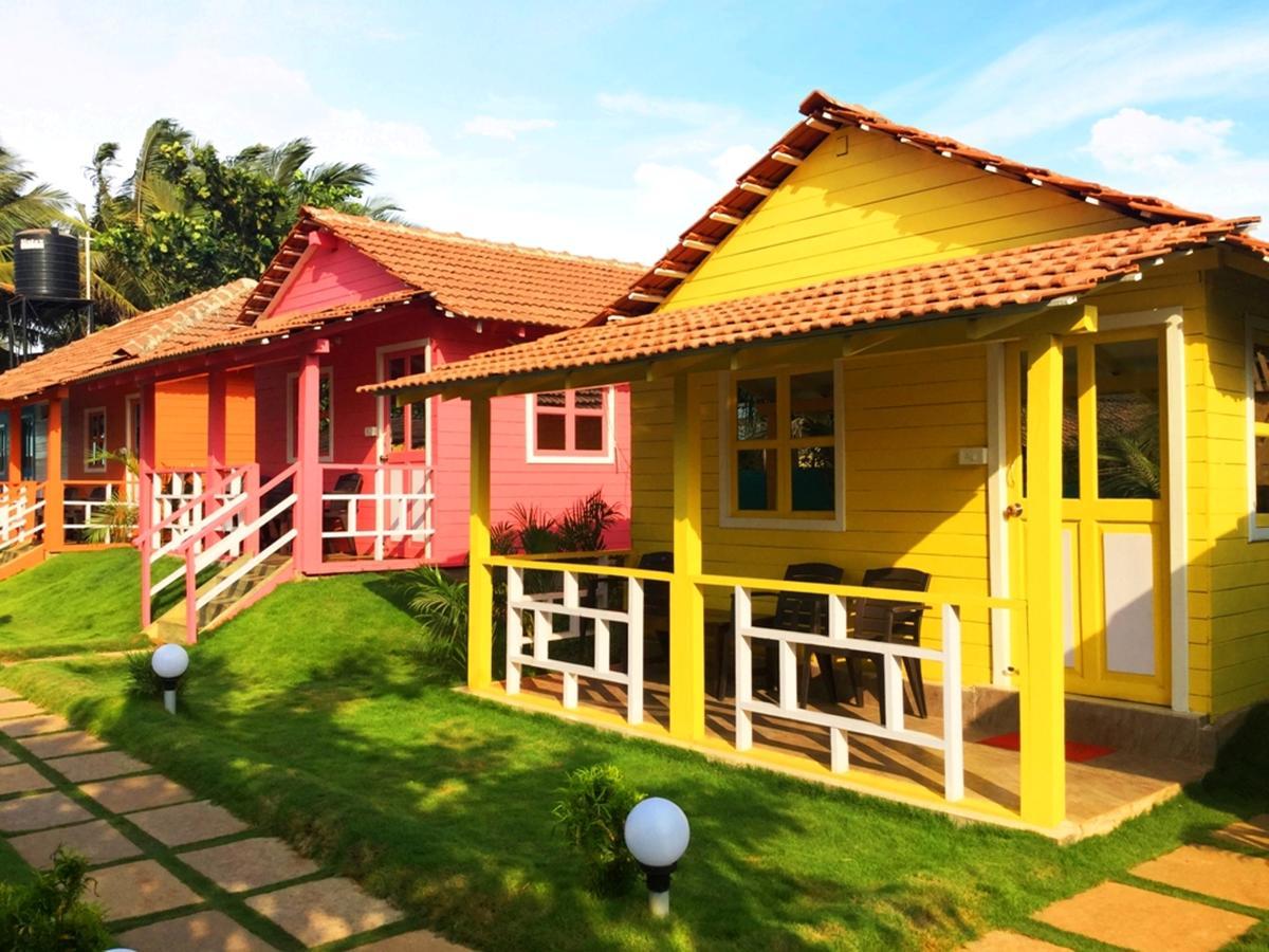Morjim Queen Beach Resort Exterior photo