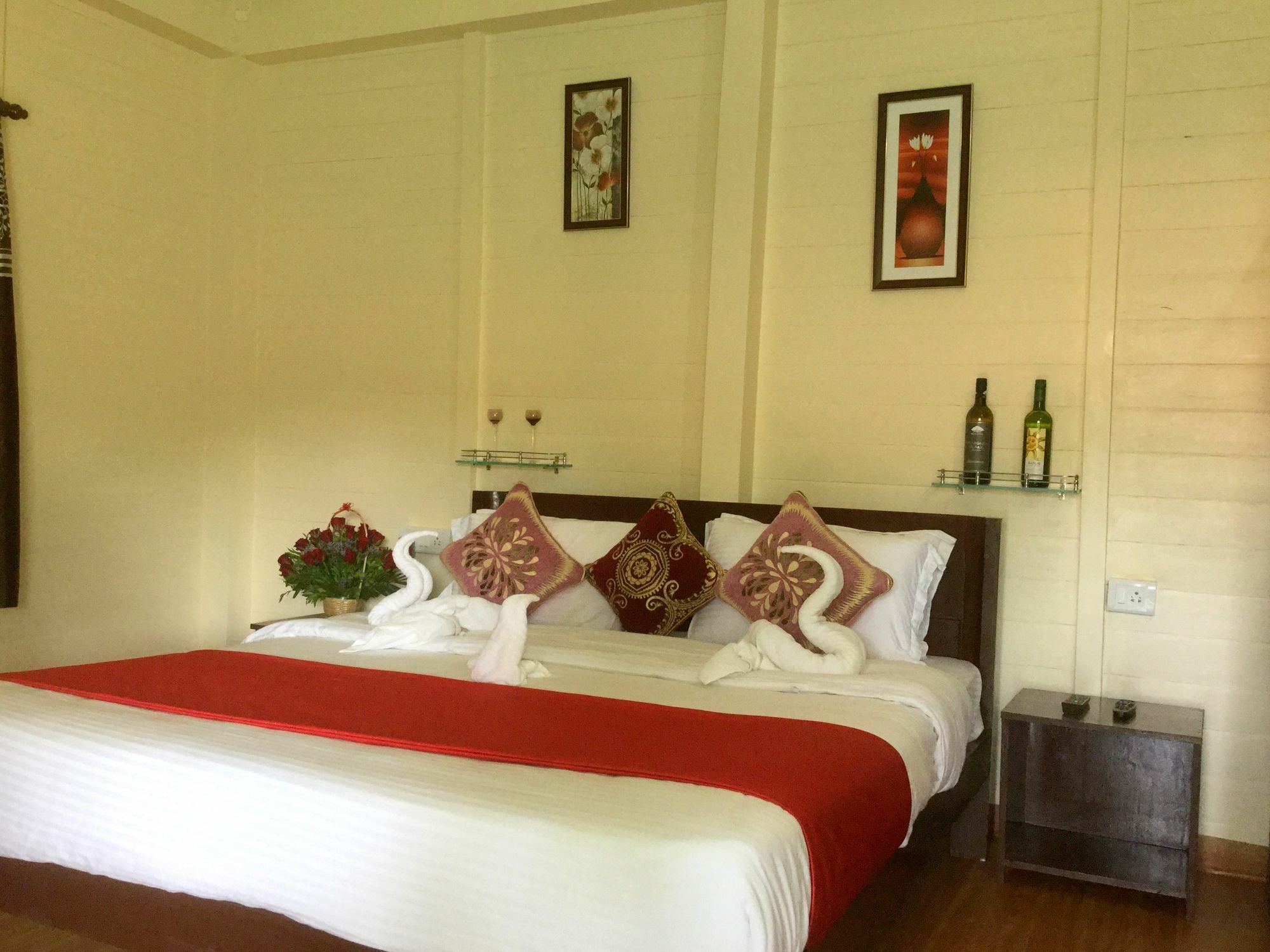 Morjim Queen Beach Resort Exterior photo